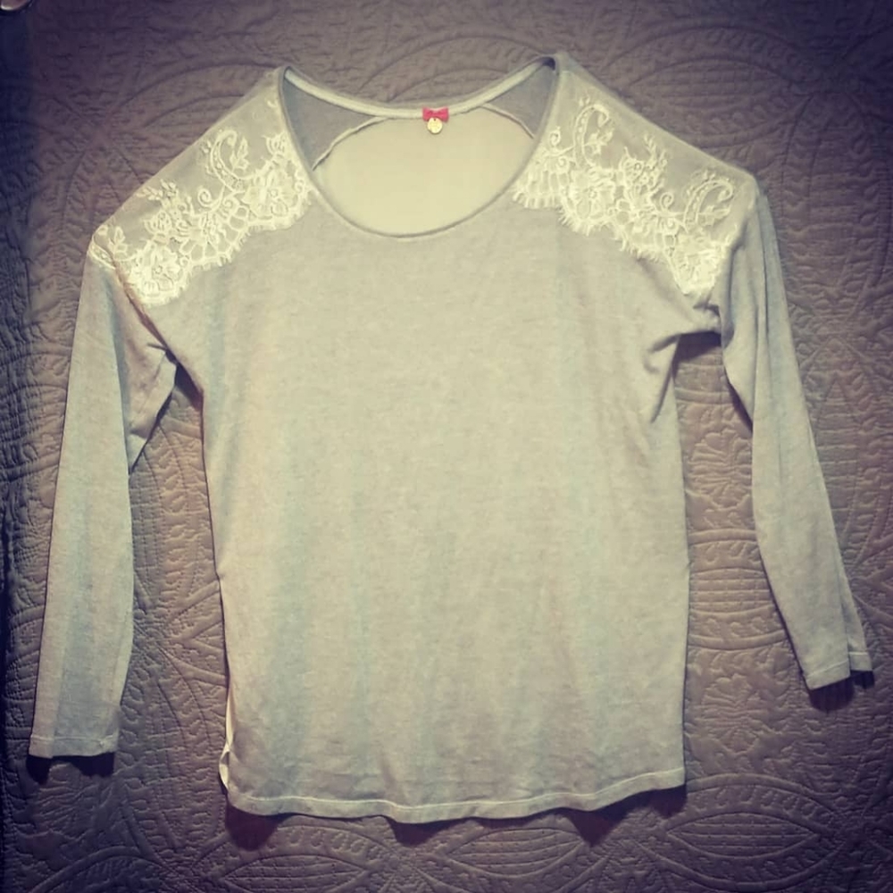 Poof Plus Size Womens Top 2X Lace Shoulders